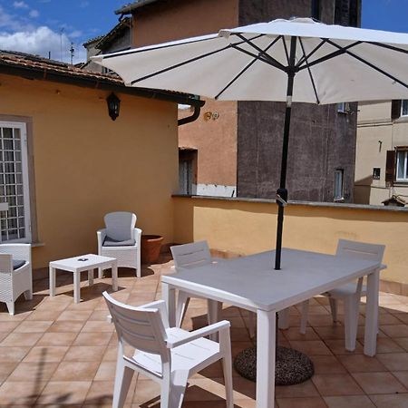 Attico Con Terrazza Santa Cecilia Apartment Rome Bagian luar foto