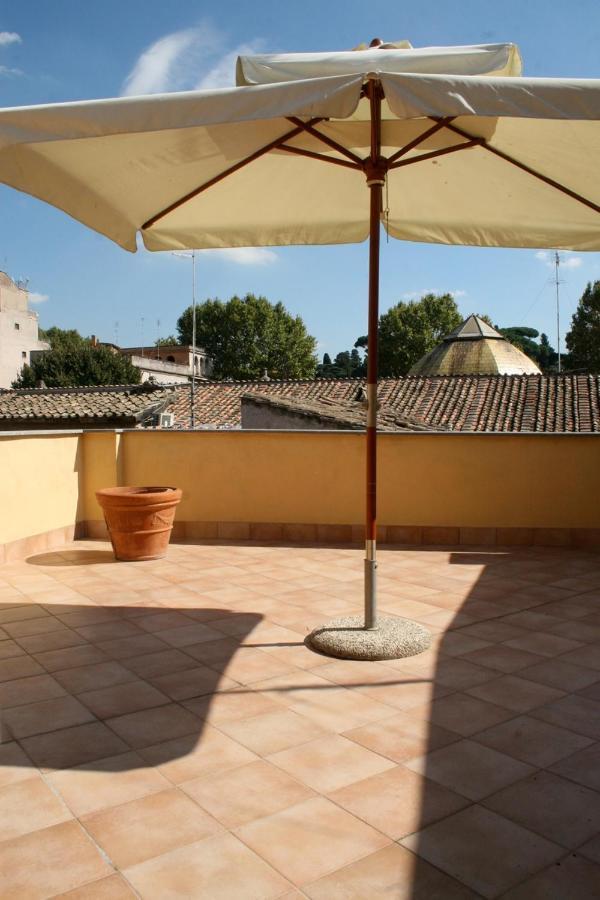 Attico Con Terrazza Santa Cecilia Apartment Rome Bagian luar foto